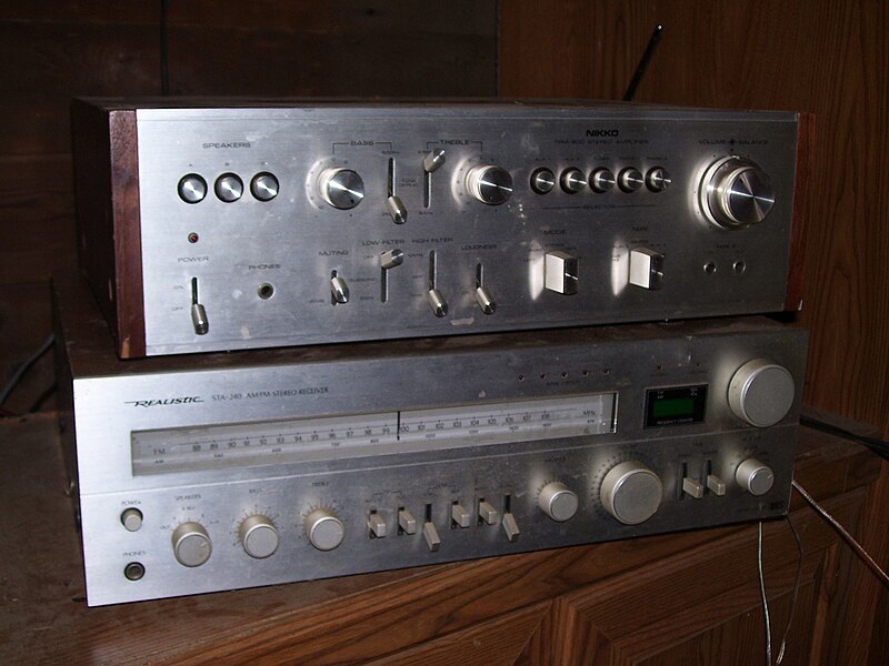 File:Nikko TRM-800 amp & Realistic STA-240 receiver.jpg