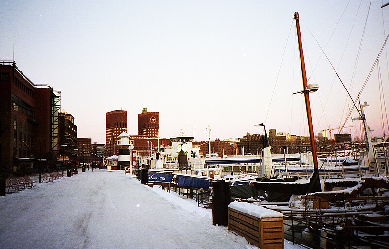 File:Oslo-February1996.jpg