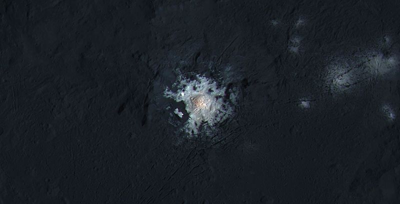 File:PIA20355-Ceres-DwarfPlanet-OccatorCrater-Center-201602.jpg