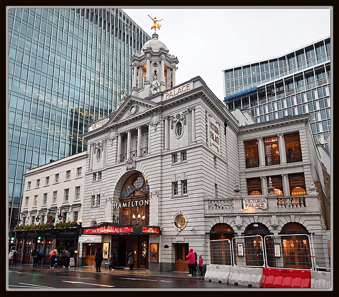 File:Palace Theatre- Victoria - London.jpg