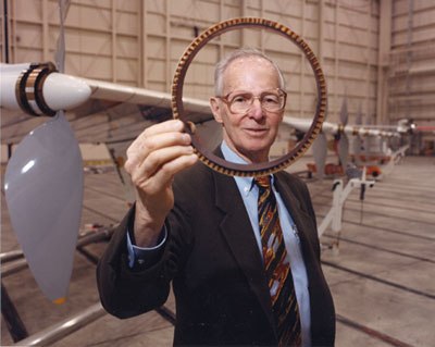 Paul MacCready, Product Design winner in 2000, AeroVironment Chairman showing a cross section of the AeroVironment/NASA Helios Prototype wing spar.