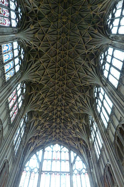 File:Perpendicular Vaulting.JPG