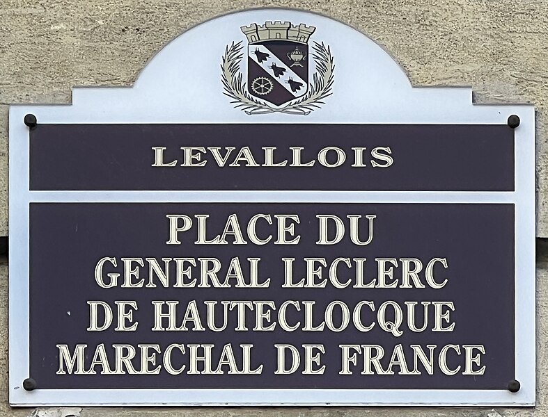 File:Plaque Place Général Leclerc Hauteclocque - Levallois-Perret (FR92) - 2022-01-30 - 1.jpg