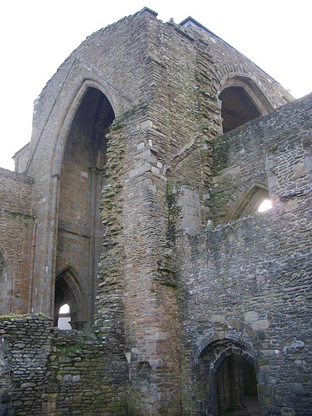File:Plougonvelin - abbaye Saint-Mathieu 21.jpg