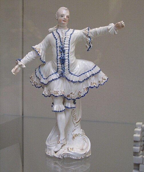 File:Porcelain figure-British Museum-2.jpg