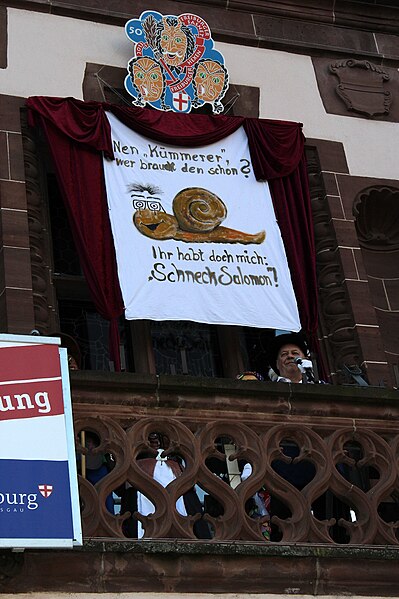 File:Rathaussturm - Breisgauer Fasnet 2015.jpg