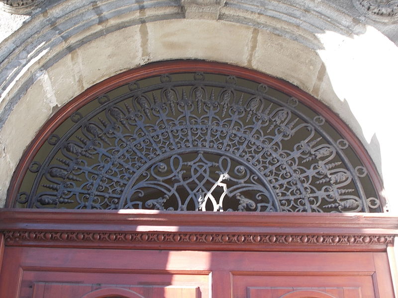 File:Residential building. Listed 1188. Window. - 18, Szent István Blvd., Budapest.JPG