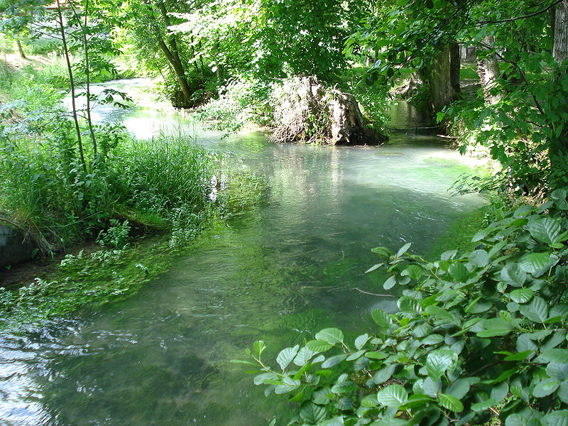 File:Retourne river at Ville-sur-Retourne.JPG