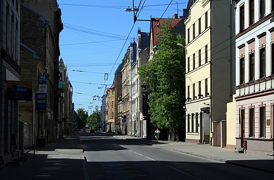 Рижская улица. Ул Таллинас Рига. Улица августа Деглава Рига. Улица Яня Асара в Риге. Город Рига улица Валмиерас.