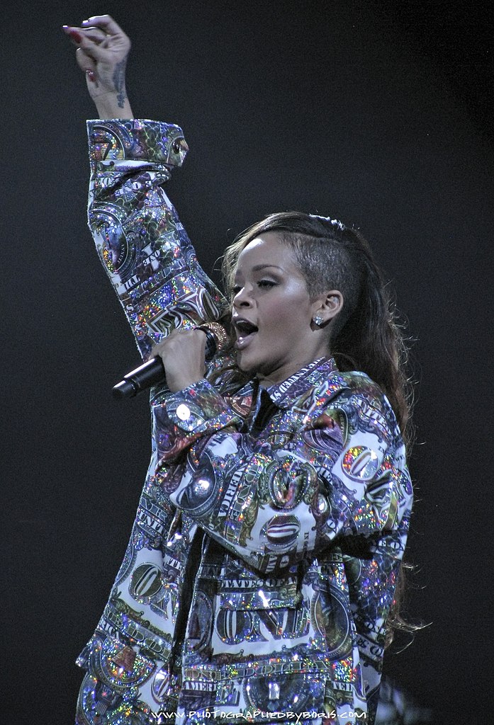 File:Rihanna Diamonds World Tour 13, 2013.jpg - Wikipedia