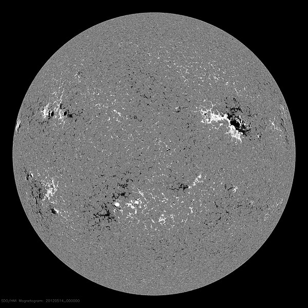 File:SDO 20120514 000000 4096 HMIB (HMI).jpg