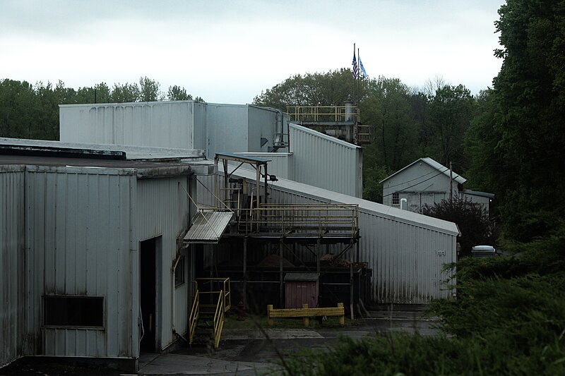 File:SWM on gloomy day, Ancram, New York.jpg