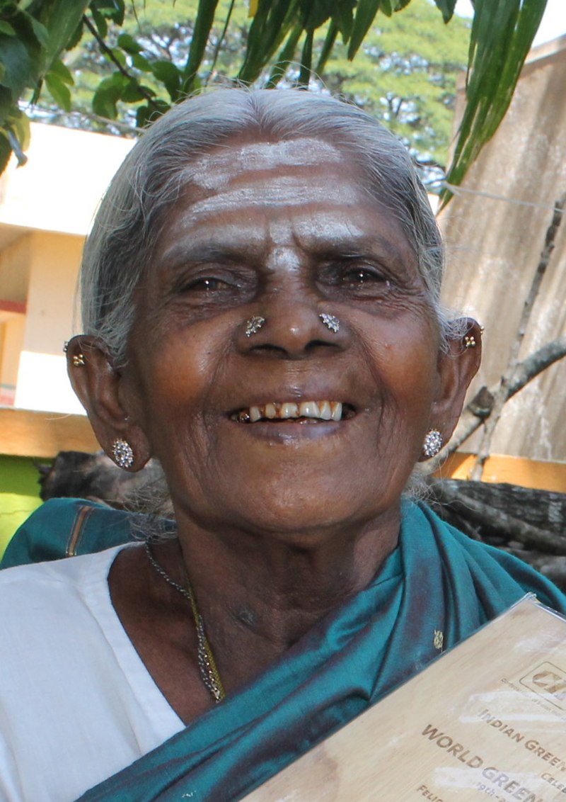 Bengaluru : Padma Shri Saalumarada Thimmakka felicitated during her 111th  birthday celebrations ...