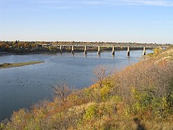 Мост над река Саскачеван при град Нипавин