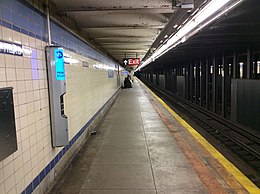 Shepherd Av NYC Subway Station Southbound platform.jpg