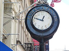 Sidewalk Clock on Jamaica Ave in Queens, NY 01.jpg