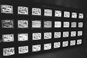 Demonstration of a 30-channel cable TV system in the Netherlands in March 1981. SiemensCableTelevision1981, Bestanddeelnr 931-3837.jpg