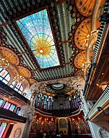 Skylight and ceiling at Palau de la musica catalana.jpg