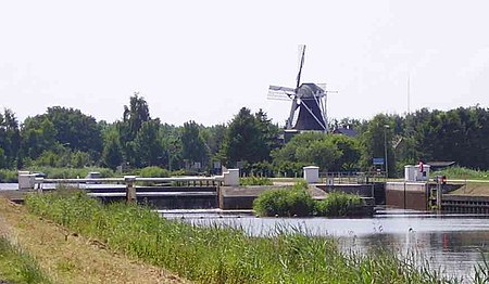 Sluis bij Veelerveen.jpg