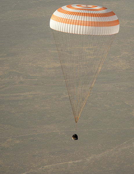 File:Soyuz TMA-08M landing (04).jpg