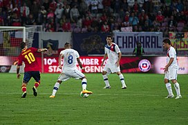 Spain - Chile - 10-09-2013 - Geneva - Francesc Fabregas and Arturo Vidal.jpg