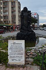 Statue de Shahmeran (mythologie).
