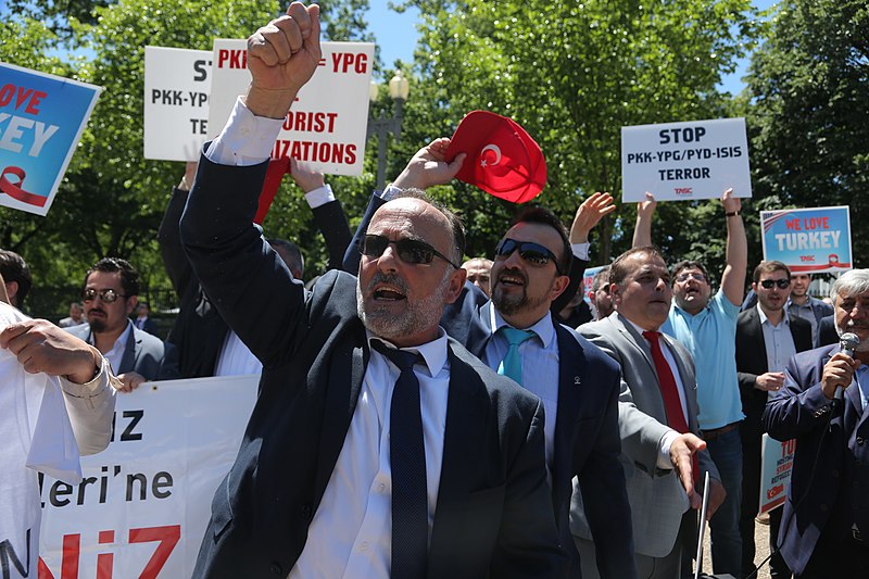 File:Supporters of Turkish President Recep Tayyip Erdogan react to anti-Erdogan supporters outside the White House in Washington 01.jpg