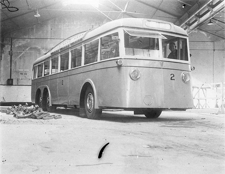 File:Sydney trolleybus number 2 - 1930s.jpg