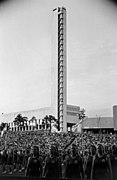 Töölön Pallokenttä. Olympiastadion. - Helsinki 1947 - N159128 - hkm.HKMS000005-00000301.jpg