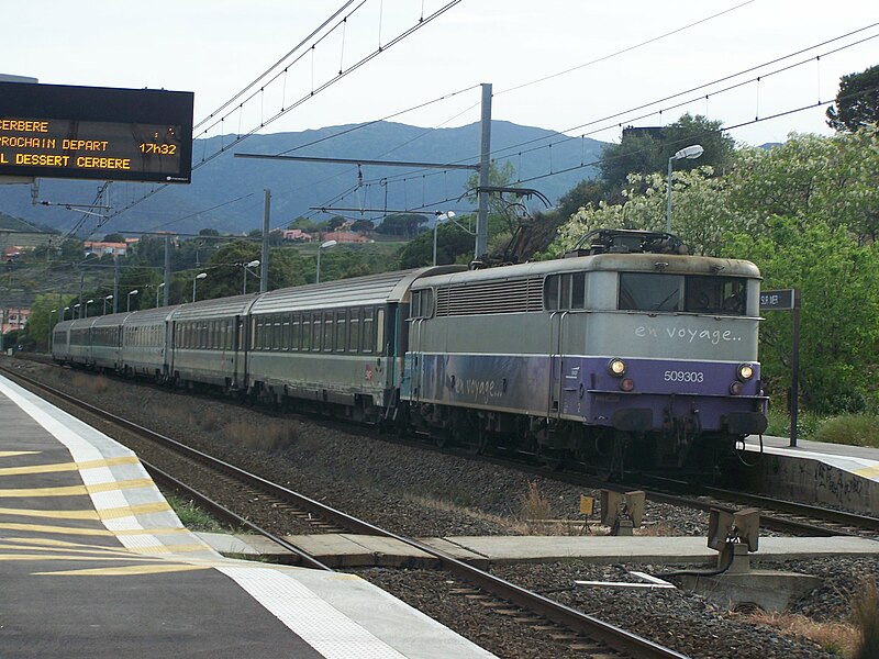 File:TER à Banyuls-sur-Mer.JPG