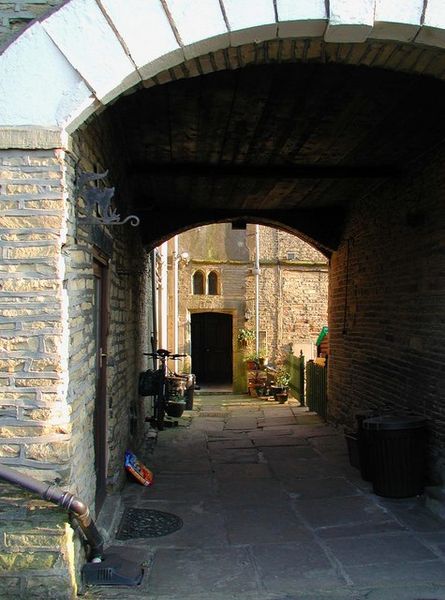 File:The Cottages, Marsh Lane - geograph.org.uk - 386683.jpg