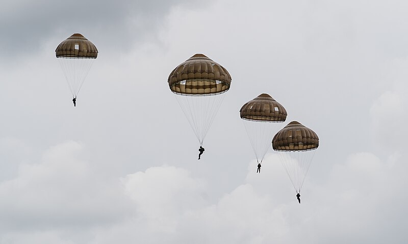 File:The Parachute Regiment (48108151118).jpg