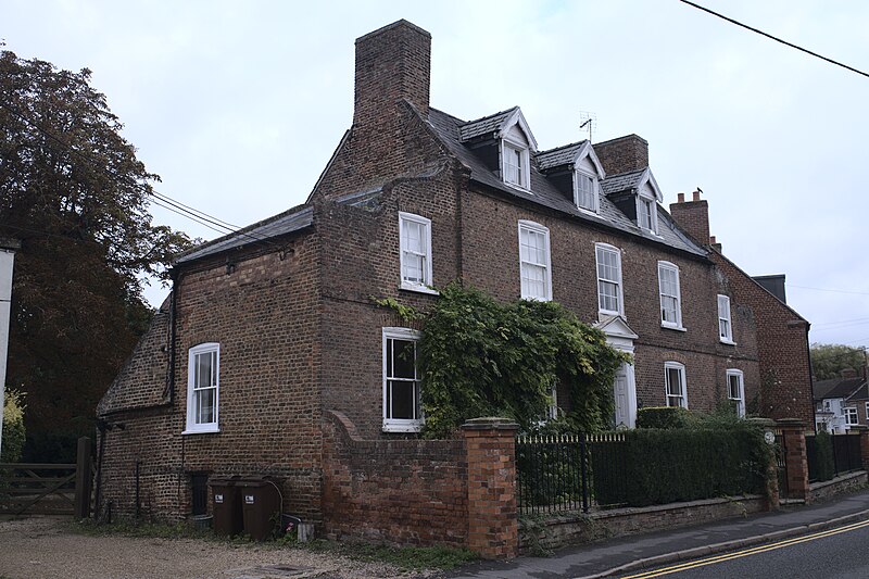 File:Town Farm House (geograph 6634079).jpg