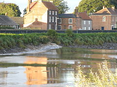 Figure 4: An undular front on a tidal bore. At this point the water is relatively deep and the fractional change in elevation is small. Trent Aegir 2.JPG