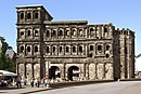 Trier Porta Nigra BW 3.JPG