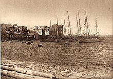 The harbour around 1925 Tyre Habour.jpg