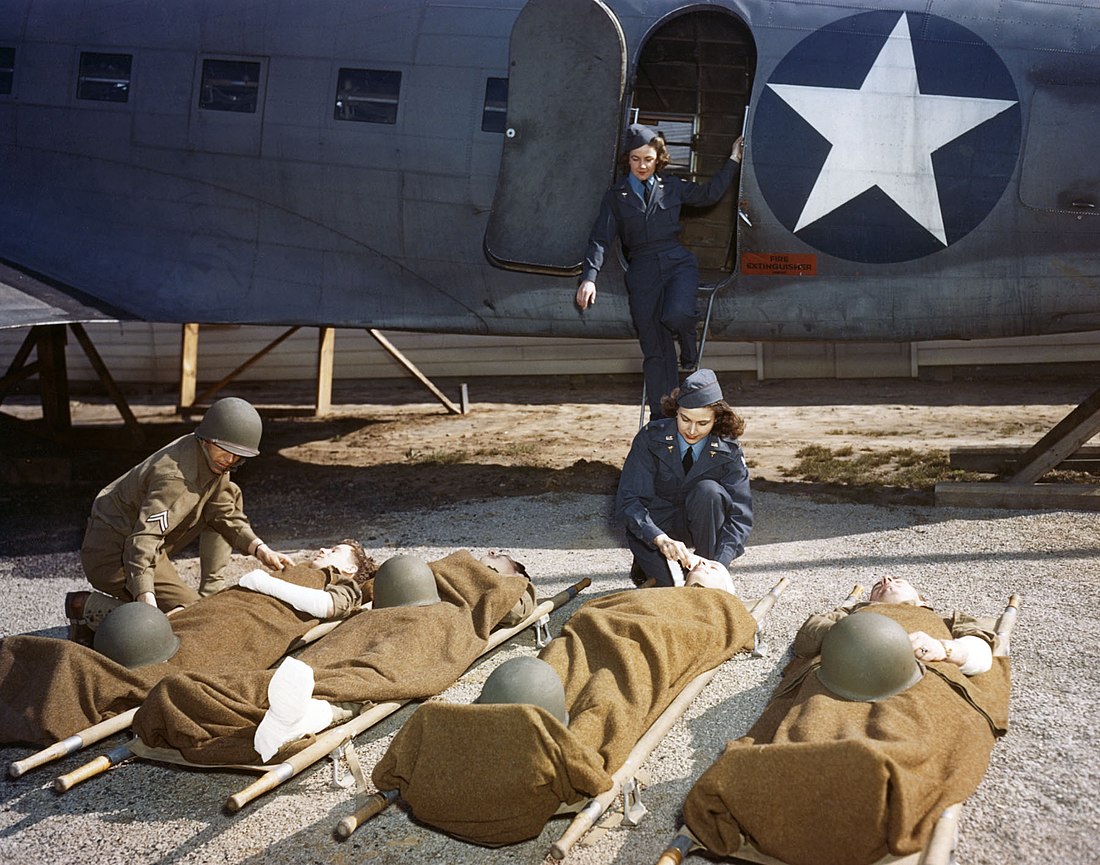 File:USAAF Flight Nurses during WWII.jpg