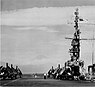 Die USS Cowpens mit dem Berg Fuji im Hintergrund