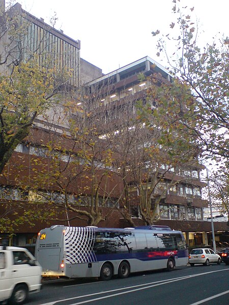 File:University Buildings, Symonds Street.jpg