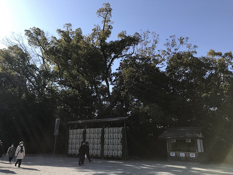 File:View of Shelf of Miki in Toyouke Grand Shrine.jpg
