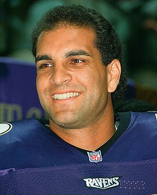 <span class="mw-page-title-main">Vinny Testaverde</span> American football player (born 1963)