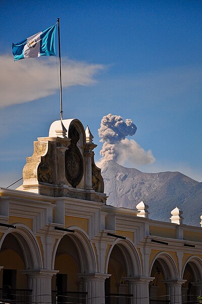 File:Volcan de Fuego Enero 2011.jpg