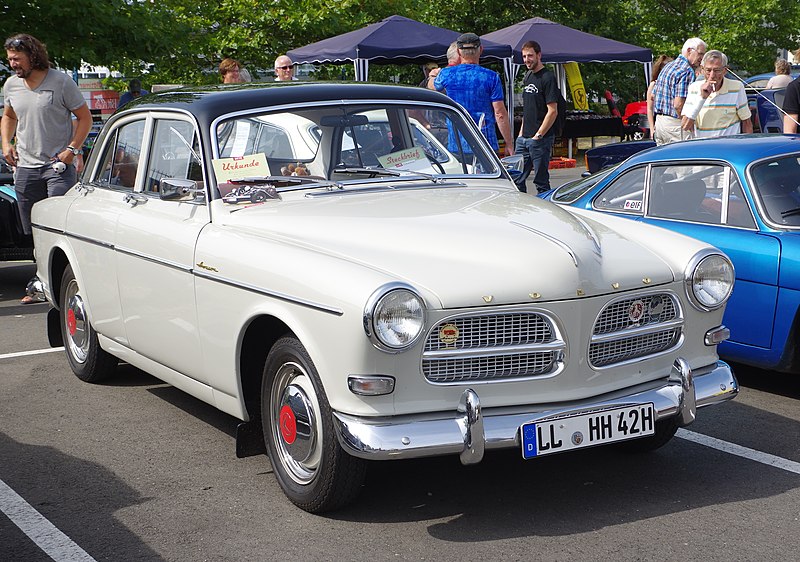 File:Volvo Amazon BW 2016-09-03 13-30-52.jpg