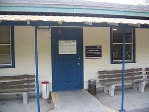 Waldo FL Amtrak door01.jpg