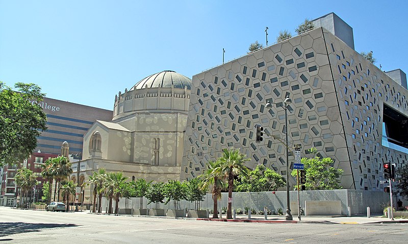 File:Wilshire Boulevard Temple June 2022.jpg