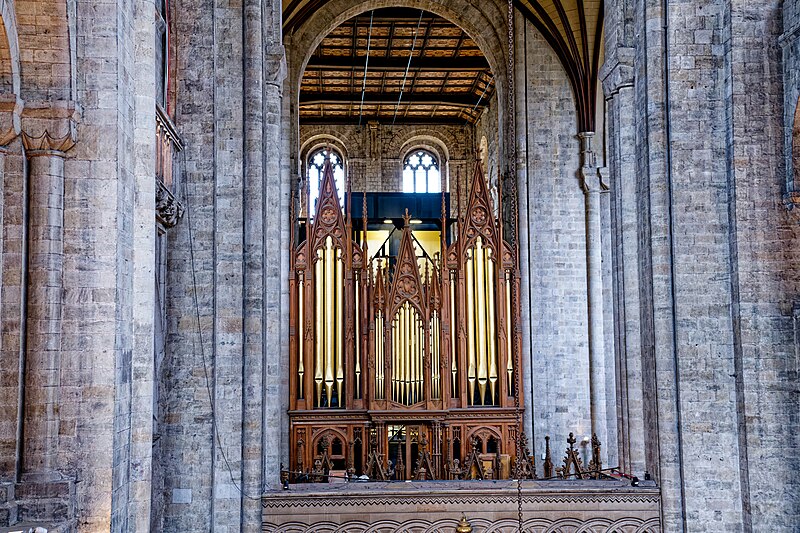 File:Winchester, Cathedral of the Holy Trinity, Organ in the Choir Winchester 1095509 20230816 0546.jpg