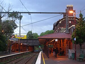 Windsor stasiun kereta api mencari down.jpg