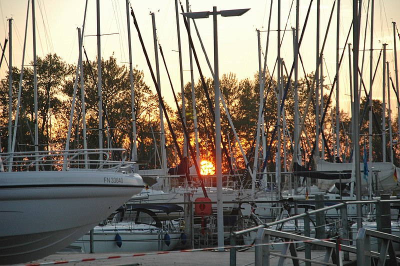 File:Yachthafen Ultramarin in Gohren, Kressbronn - panoramio (1).jpg