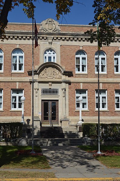 File:Yorkton Court House 3.JPG