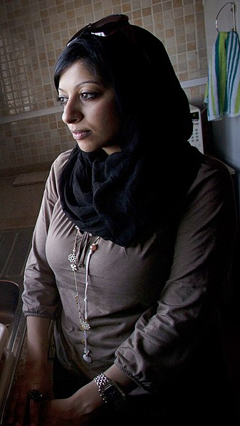 File:Zainab Alkhawaja in Nabeel Rajab's house crop.jpg